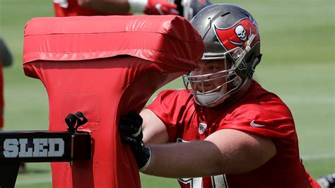 Bucs DT Beau Allen agrees to pay cut