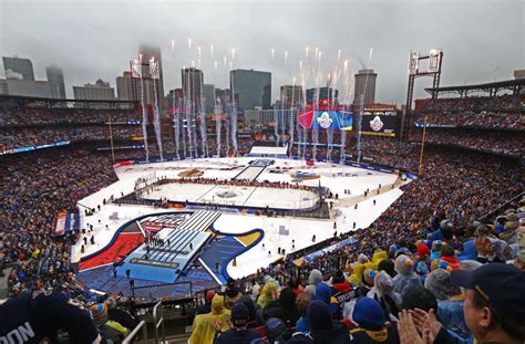 Scenes from Busch Stadium as Blues beat Blackhawks in Winter Classic ...