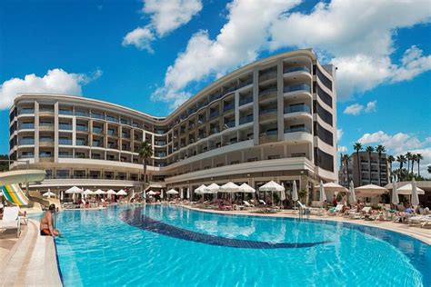 Golden Rock Beach Hotel Pool: Pictures & Reviews - Tripadvisor