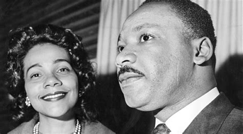 Martin Luther King Jr., wife honored with medal | khou.com