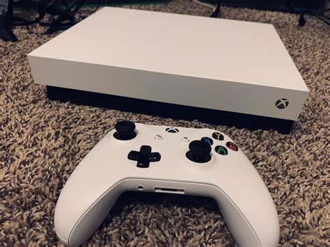 Xbox One X (2017) - White, Standard - LRTW65387 - Swappa