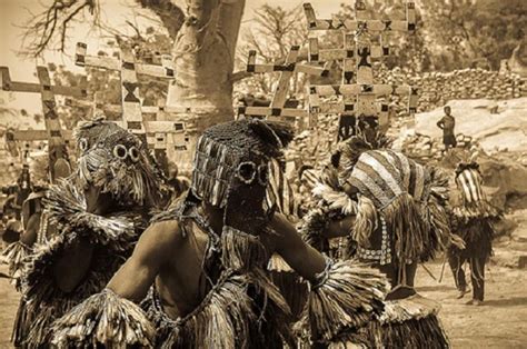 15 Stunning Images Of The Enigmatic Dogon Tribe - Higher Perspective