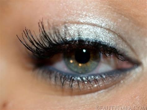 Metallic silver eyes with slate grey liner and falsies | Makeup, Gorgeous eyes, Met gala