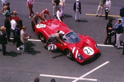 24 heures du Mans 1966 - Ferrari 330 P3 #21 - Lorenzo Bandini / Jean ...