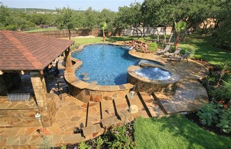 Swim-Up Bars and Dining for Your Texas Pool - Texas Pools & Patios