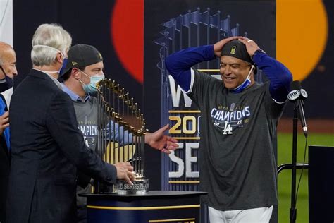 Roberts guides Dodgers to 1st World Series title in 32 years | WOAI