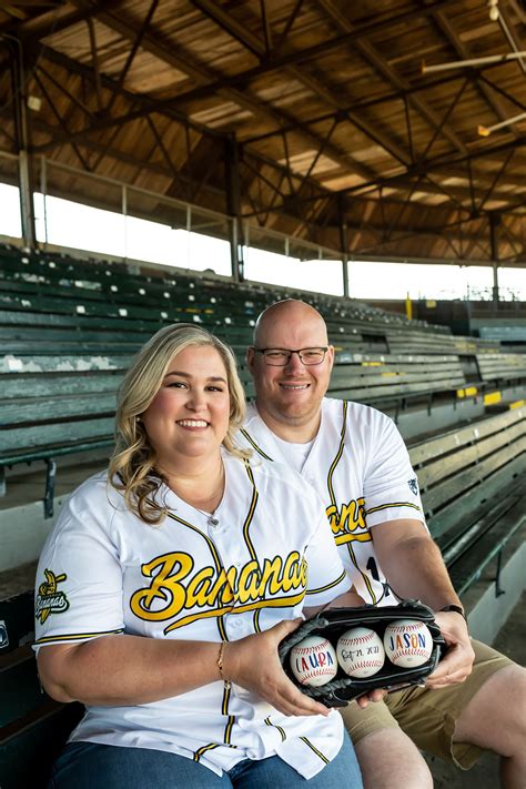 Laura & Jason - Engagement Session - Savannah Bananas