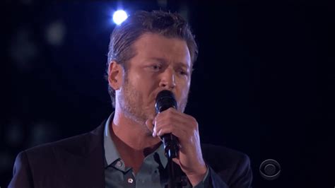 Blake Shelton sings new song "Every Time I Hear That Song" Live 2017. - YouTube