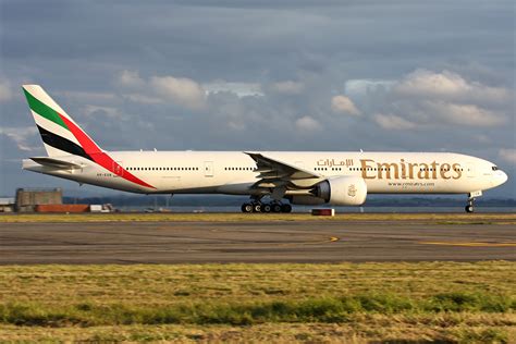 Emirates Boeing 777-300ER takeoff roll | www.airliners.net/p… | Flickr