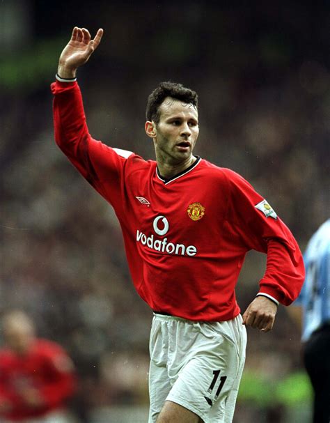 Gallery: Ryan Giggs' Manchester United kits | Metro UK