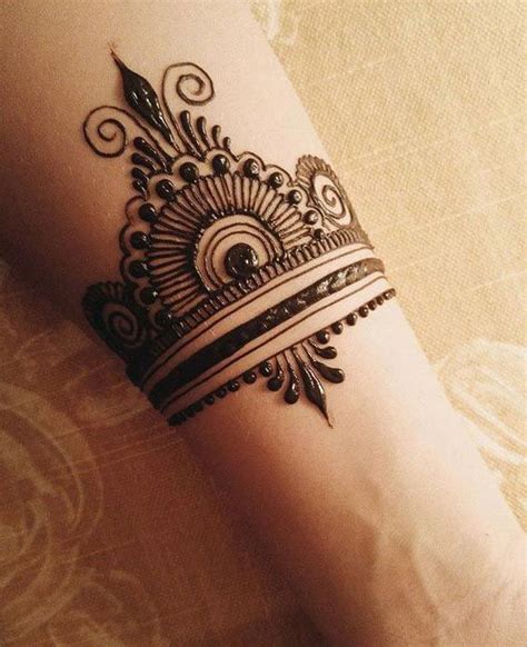 Top 10 Henna Wrist Cuff Designs To get Try On Any Occasion | Wrist henna, Henna, Henna tattoo ...