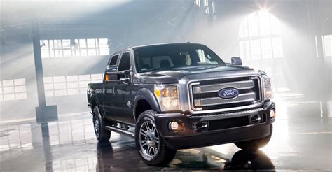 New Ford Platinum Super Duty Reigns Over King Ranch | WardsAuto