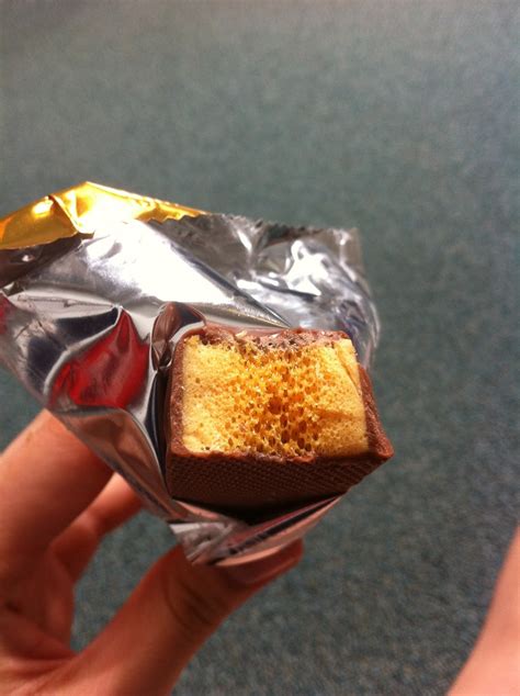 A glutton in London: Cadbury Crunchie Bar and Biscuits