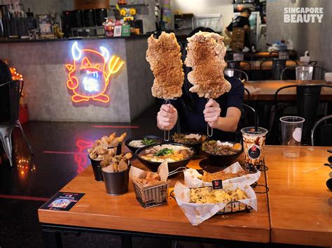 Emo Snacks With XXXL Chicken Chop and Abalone Mee Sua - SingaporeBeauty