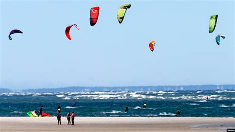 Kite-Flying Gives a Lift to People of All Ages