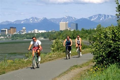 36 Delightful & Unusual Things to Do in Anchorage (Alaska)