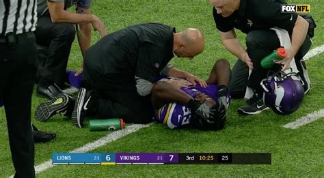 Dalvin Cook suffers non-contact knee injury | Larry Brown Sports