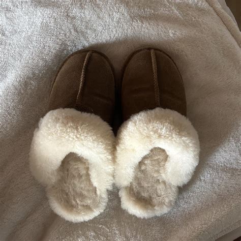 Bear paw slippers - size 8, in great condition... - Depop