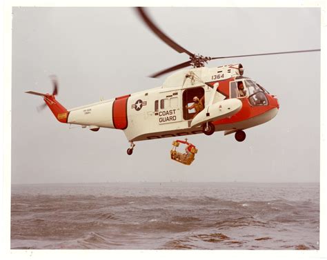 Sikorsky HH-52A Seaguard > United States Coast Guard > Rotary Wing