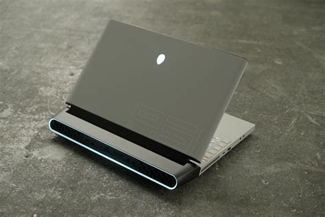 Alienware Area-51m R1 review: Fast, big and upgradable - PC World New ...