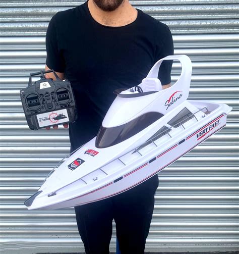 Heng Long Salina Large Radio Control Speed Boat | Howes Models