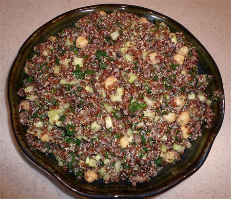 KITCHEN EXCURSIONS: Red Quinoa Salad with Spinach and Chickpeas