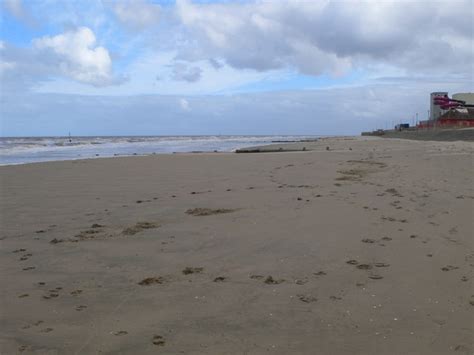 Rhyl Closest Beaches | Clwyd Seaside Towns | UK Beach Guide