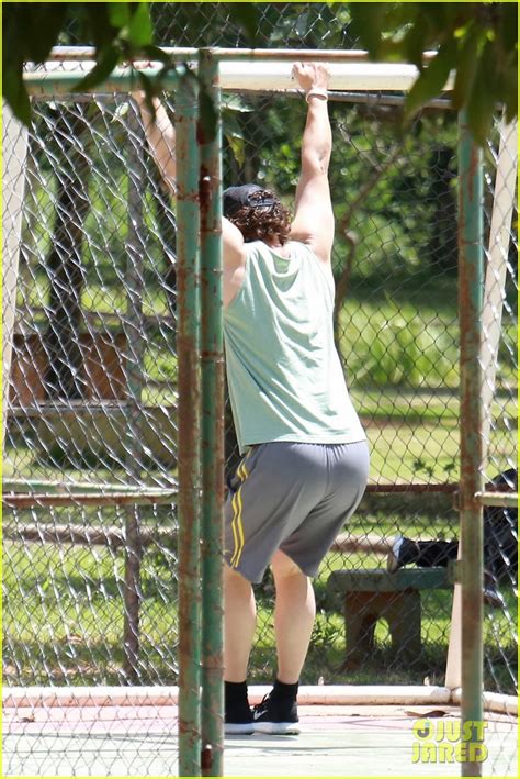 Photo: matthew mcconaughey gets in a workout in brazil 29 | Photo ...