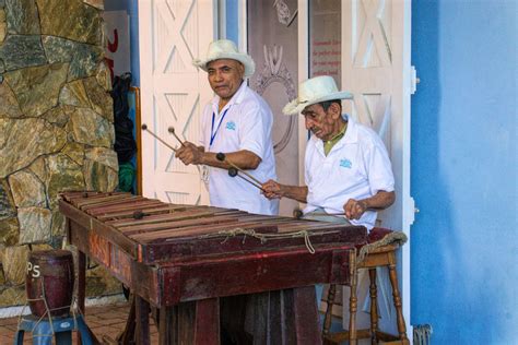 Honduran Musicians - People and Animals - Topaz Discussion Forum