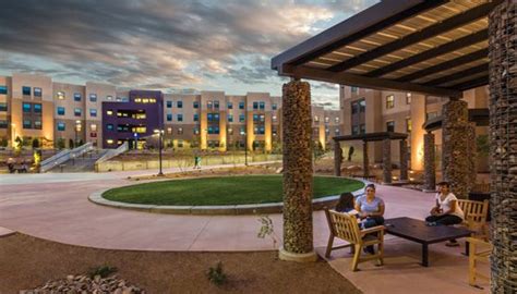 UNM set to begin freshman housing requirement: UNM Newsroom