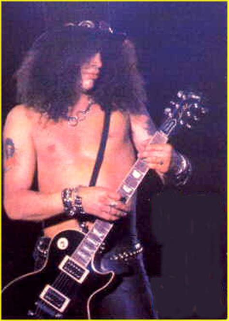 PLAYING THE GUITAR - Slash Photo (2139080) - Fanpop