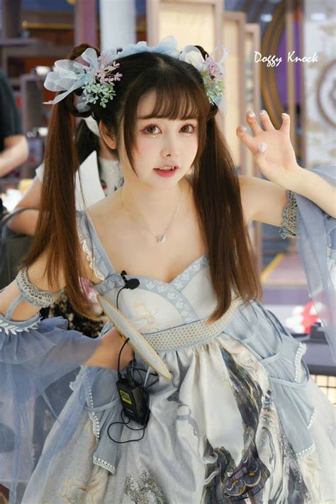 Ghim của Duo trên Cosplay | Nữ thần, Dễ thương, Dép