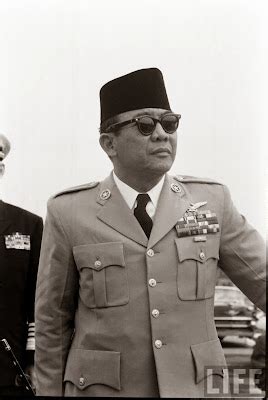 Biografi Ir Soekarno | Ilham Maulidan