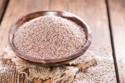 How Long Should You Wait to Eat After Taking Psyllium Husk? | LEAFtv