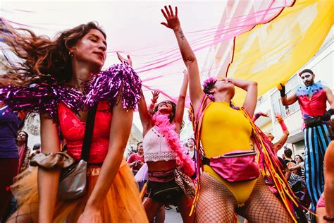 Visão | Sete festas de Carnaval em Lisboa, com brilhos e muito ritmo