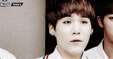 Suga's aegyo! Bts Suga, Min Yoongi Bts, Bts Bangtan Boy, Pop Kpop ...