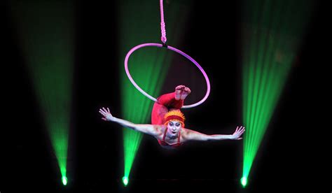 10 of the Most Dangerous Circus Acts Performed Today | Circus acts, Circus, Acting