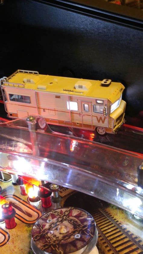 THE WALKING DEAD GLOWING DALE HORVATH'S RV MOD - Lighted Pinball Mods