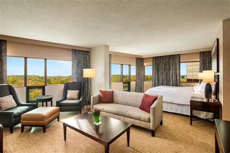 Hotel Rooms in Southfield, Michigan | The Westin Southfield Detroit