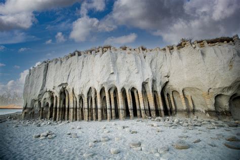 How to Find the Elusive Stone Columns of Crowley Lake on US 395 - That ...