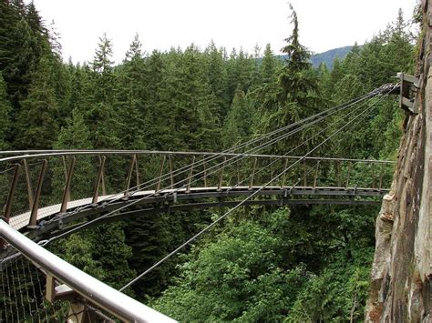 capilano-suspension-bridge-cliffwalk