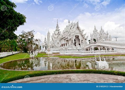 Wat Rong Khun, Chiang Rai Province Stock Photo - Image of asia, reflect: 21852912