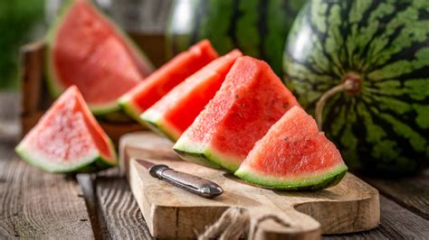 How to pick a good watermelon at the grocery store