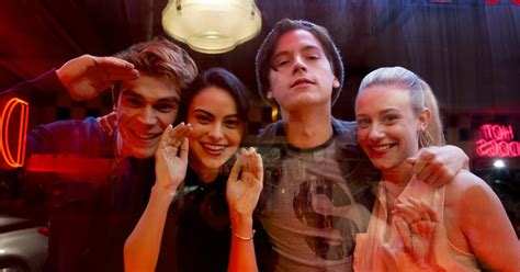 ‘Riverdale’ Pilot Recap: Who Killed Jason Blossom? | Teen Vogue