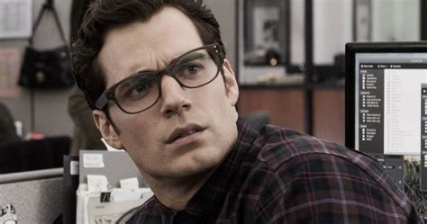 Batman v Superman Star Proves Glasses Are a Good Disguise