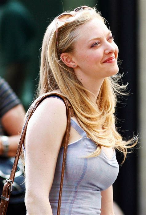 Pin by Gabee on WORK CLOTHES | basic | Amanda seyfried, Letters to juliet, Amanda seyfried photos