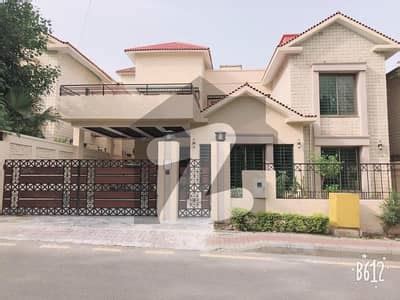 Luxurious Living In Bahria Town Islamabad Safari Villa 1 Bahria Town ...