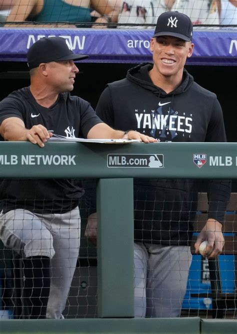 Aaron Judge takes batting practice in encouraging Yankees sign