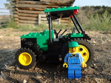 LEGO IDEAS - Tractor with farm impliments