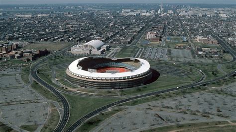 D.C. Mayor Bowser asks Trump for control of RFK Stadium, parkland, golf ...